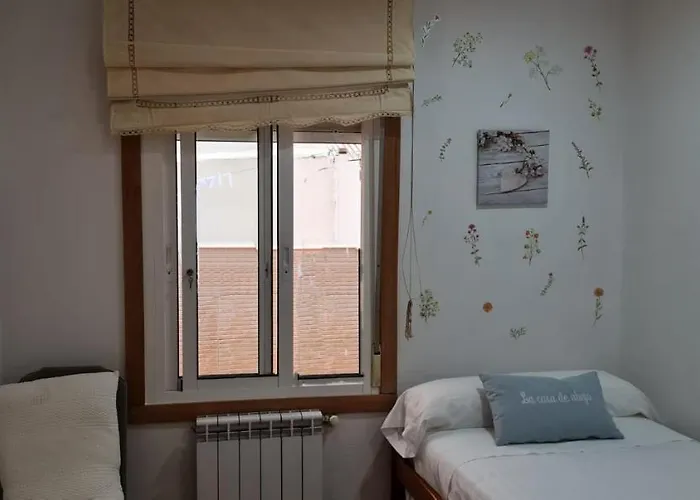 La Casa De Abajo