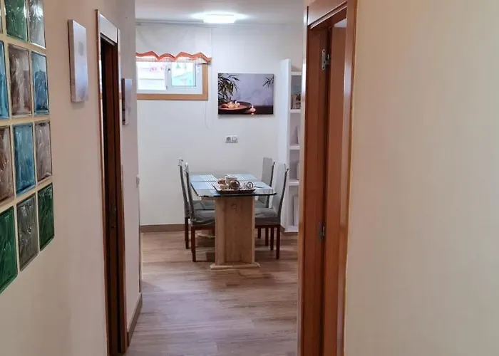 La Casa De Abajo *